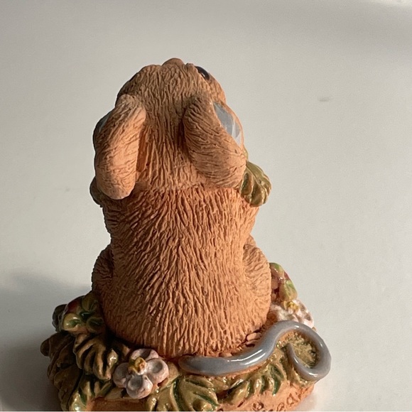 Mouse with Strawberries Figurine by June Sears Terracotta and glazed, signed vtg - Picture 3 of 8